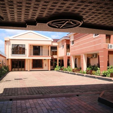 לובומבאשי The Big 5 Hotel, Lodge & Camp מראה חיצוני תמונה