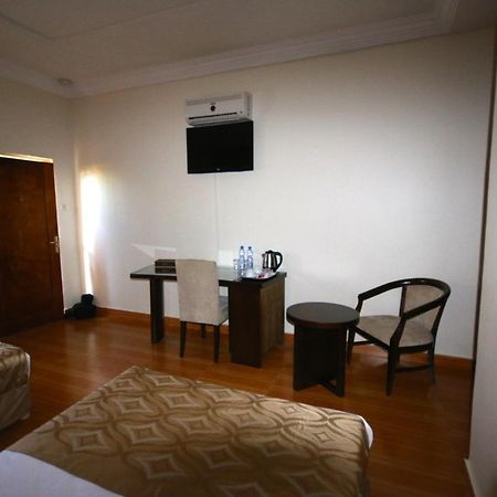 לובומבאשי The Big 5 Hotel, Lodge & Camp מראה חיצוני תמונה