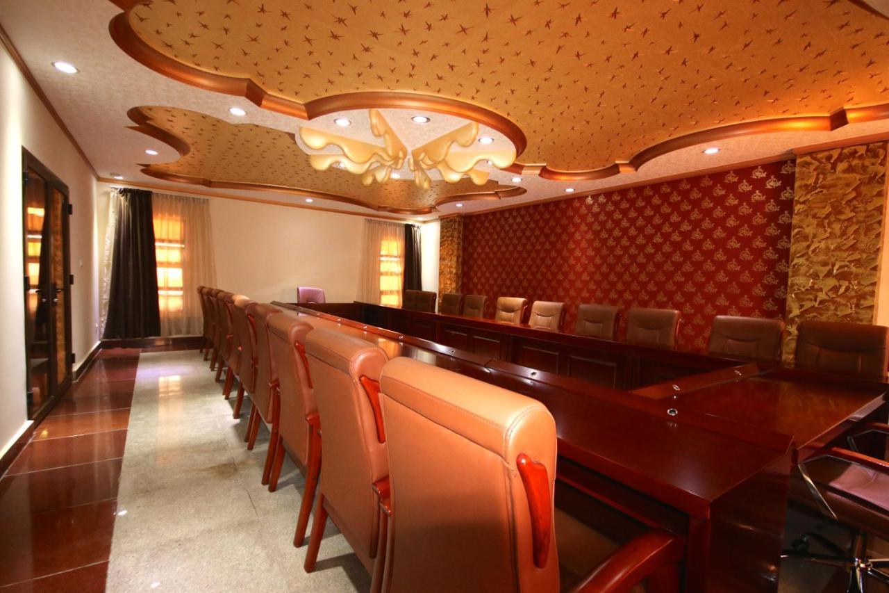 לובומבאשי The Big 5 Hotel, Lodge & Camp מראה חיצוני תמונה