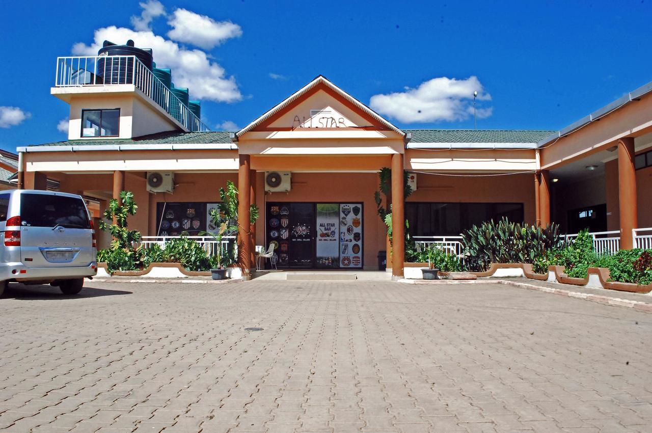 לובומבאשי The Big 5 Hotel, Lodge & Camp מראה חיצוני תמונה