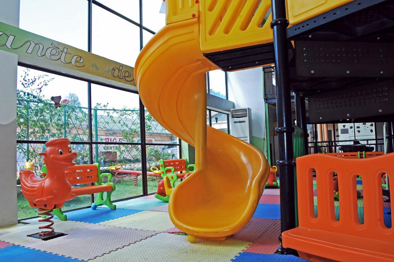 לובומבאשי The Big 5 Hotel, Lodge & Camp מראה חיצוני תמונה
