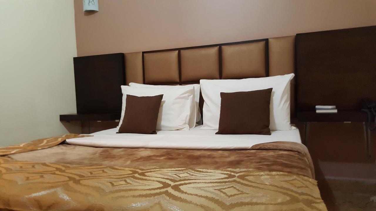 לובומבאשי The Big 5 Hotel, Lodge & Camp מראה חיצוני תמונה